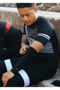 Agu Armstuk Essential