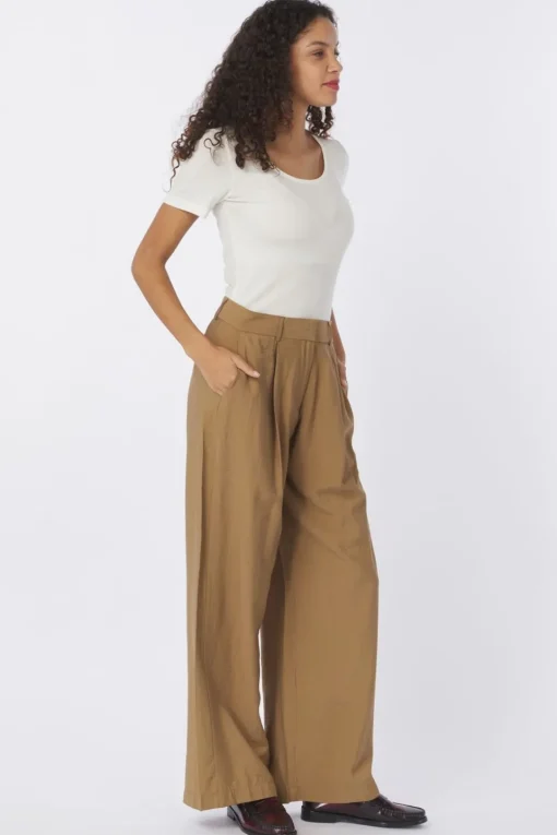 AWARE Broek Perry