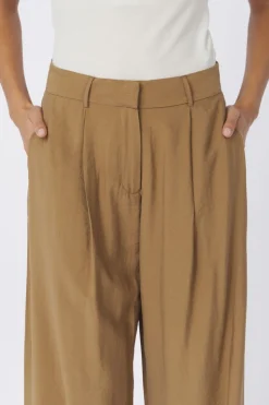 AWARE Broek Perry