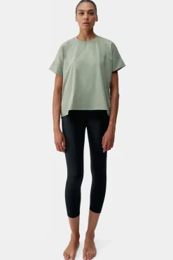 Born Living T-Shirt Mayumi