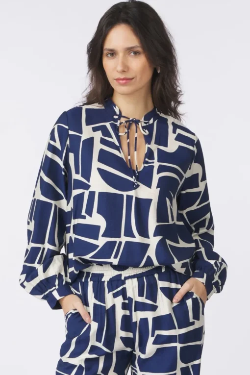 B.Young Blouse Ihamma