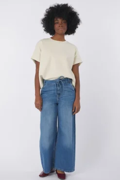B.Young Jeans Kimu