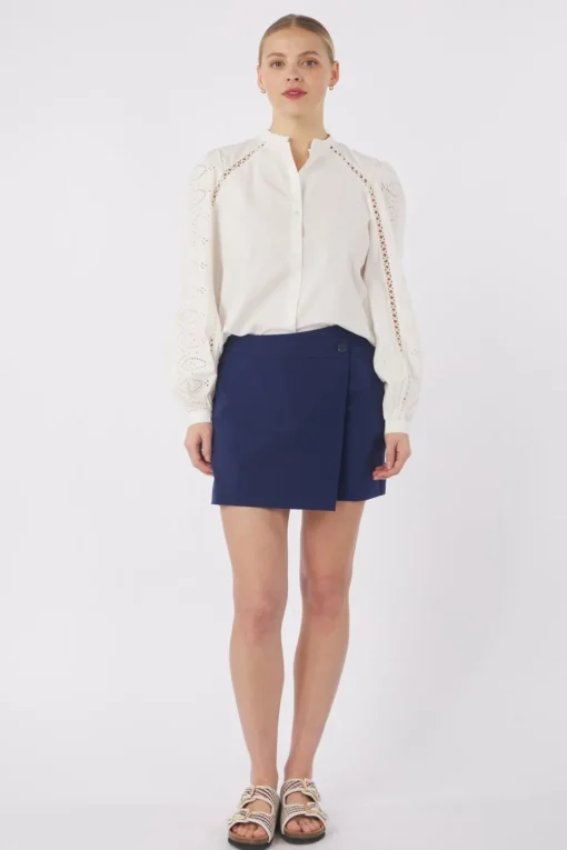B.Young Short Danta
