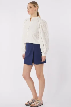 B.Young Short Danta