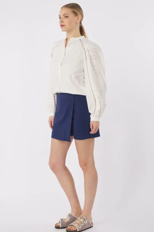 B.Young Short Danta