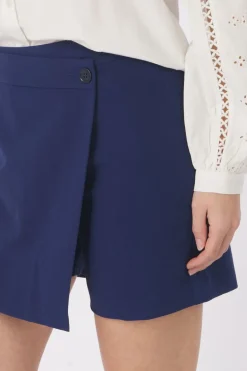 B.Young Short Danta