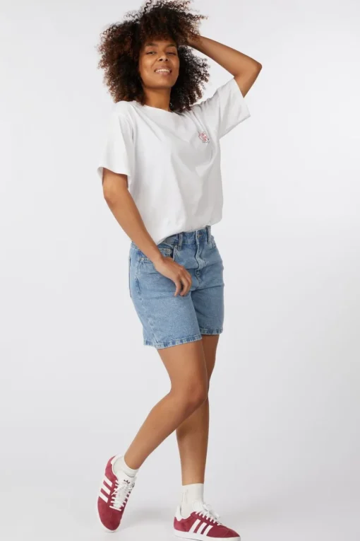 B.Young Short Kallie
