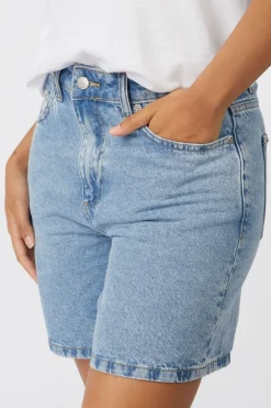 B.Young Short Kallie