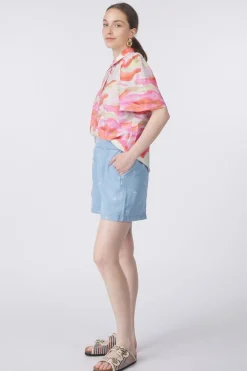 B.Young Short Kosmo