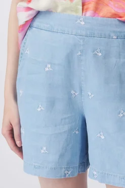 B.Young Short Kosmo