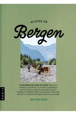 Momedia Achter de bergen - 17 reisverhalen over de Alpen