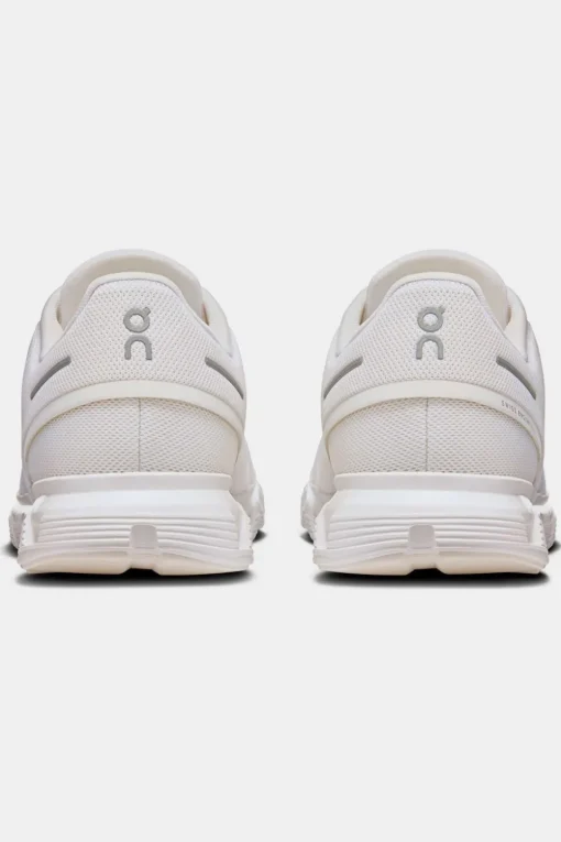 On Wandelschoenen Cloud 6