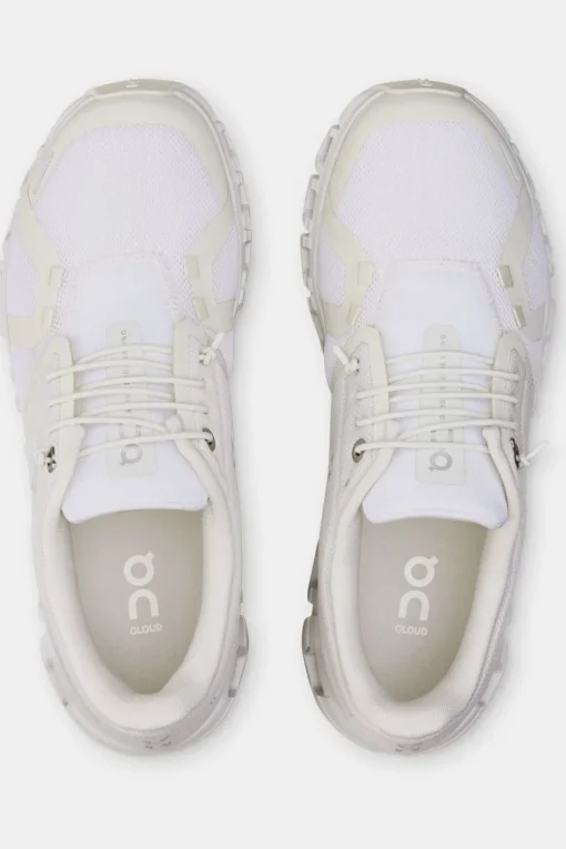 On Wandelschoenen Cloud 6