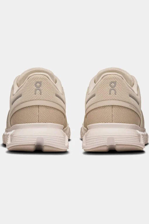 On Wandelschoenen Cloud 6