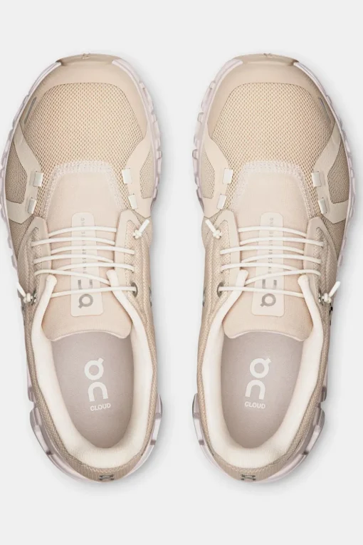 On Wandelschoenen Cloud 6