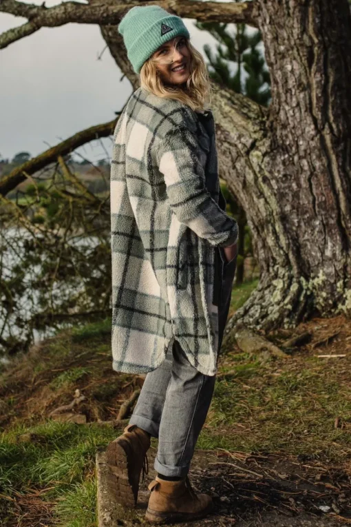 Passenger Clothing ltd Fleece Cloudy Recycled Sherpa Longline Fleece Shirt