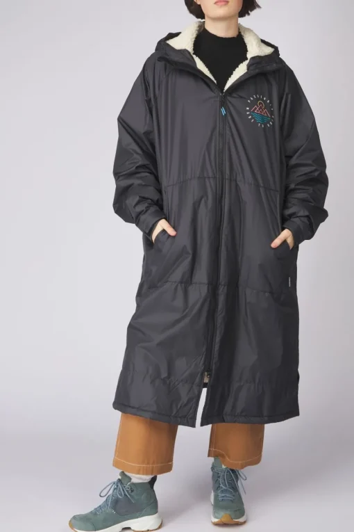 Passenger Clothing ltd Poncho Jas Escapism Sherpa Lined Changing Robe