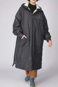 Passenger Clothing ltd Poncho Jas Escapism Sherpa Lined Changing Robe