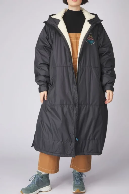 Passenger Clothing ltd Poncho Jas Escapism Sherpa Lined Changing Robe