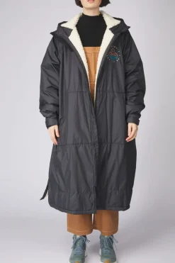 Passenger Clothing ltd Poncho Jas Escapism Sherpa Lined Changing Robe