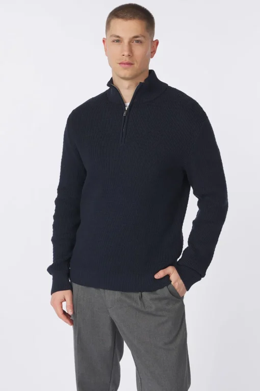 Selected Trui Theo