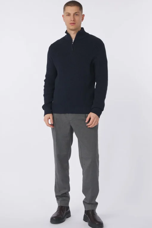 Selected Trui Theo