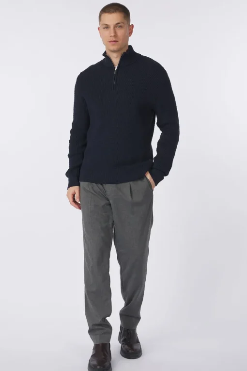 Selected Trui Theo
