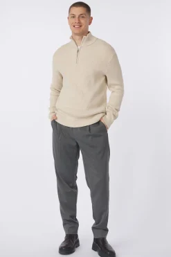 Selected Trui Theo