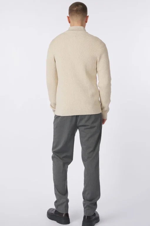 Selected Trui Theo