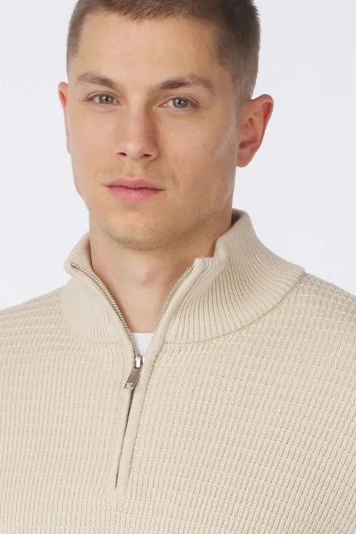 Selected Trui Theo