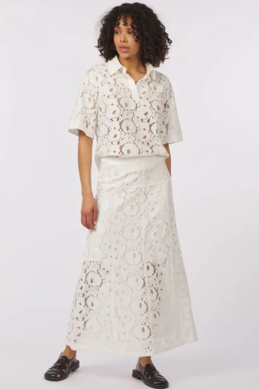 Soaked in Luxury Rok Sltaya