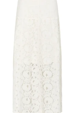 Soaked in Luxury Rok Sltaya