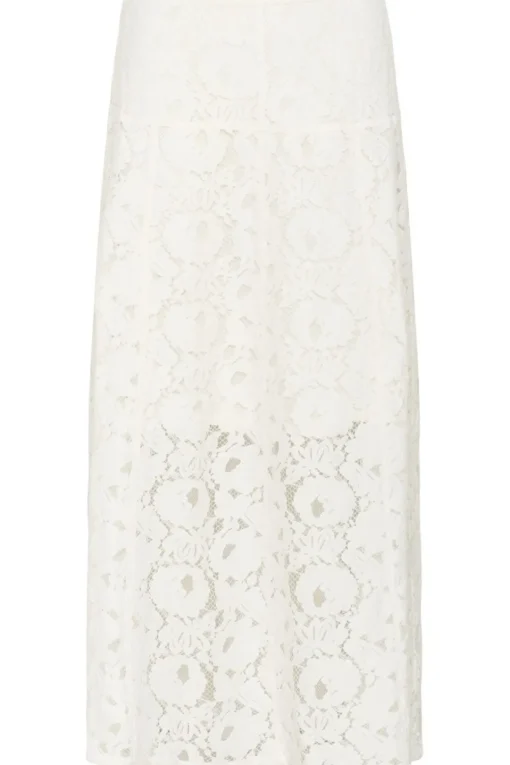 Soaked in Luxury Rok Sltaya