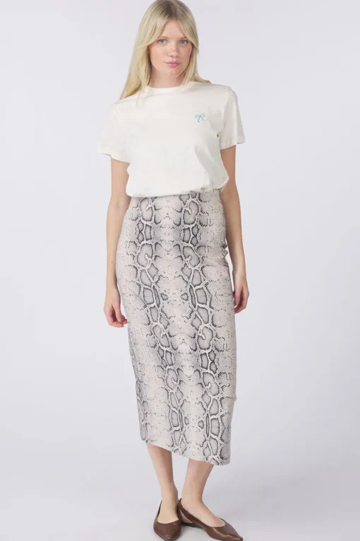 Soaked in Luxury Rok Slxala Pencil