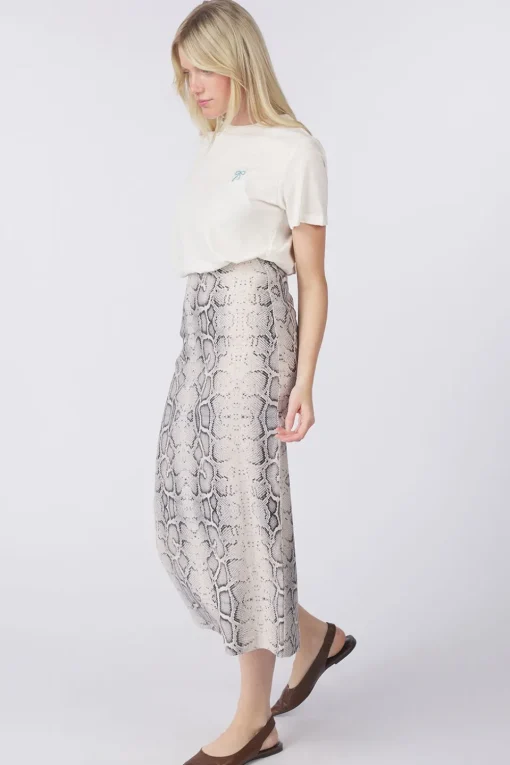 Soaked in Luxury Rok Slxala Pencil