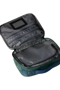 The North Face Base Camp Voyager Dopp Kit