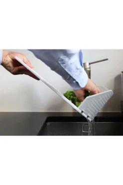 TNK Brand Gagdet Pelican Cutting Board