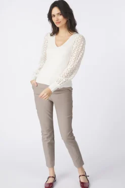 Vila Trui Lacine Lace Detail