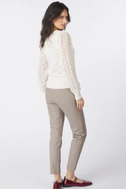 Vila Trui Lacine Lace Detail
