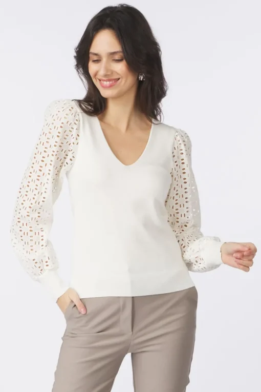 Vila Trui Lacine Lace Detail