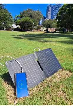 Xtorm Zonne-Energie Oplader Solarbooster 14W Foldable Solar Panel
