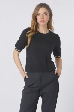 Yaya Trui Textured Round Neck Sleeve